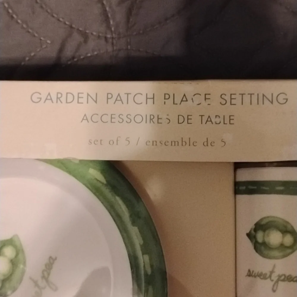 Pottery Barn Kids Garden Patch Place Setting - Picture 2 of 7